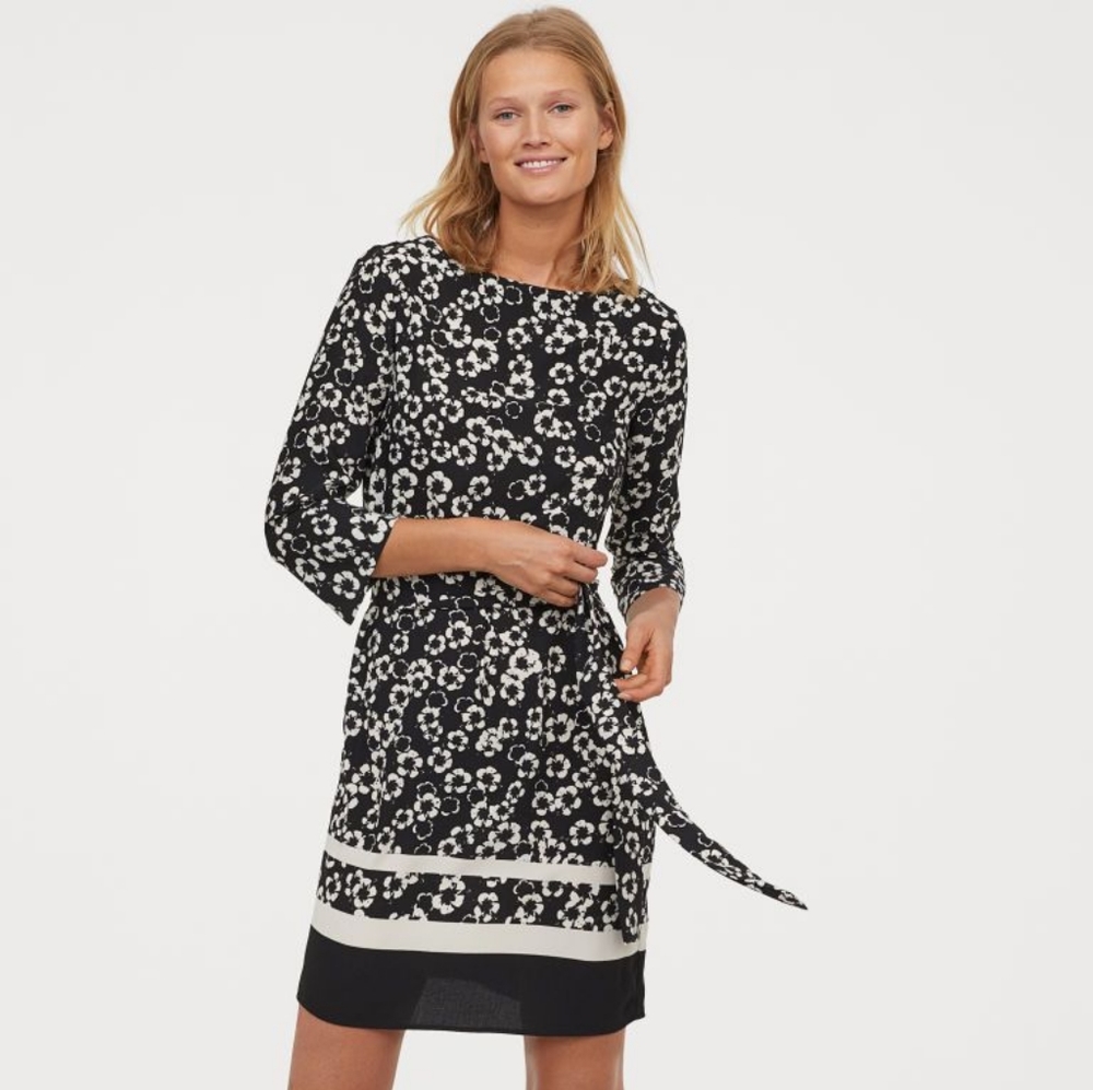 Size 2 - xs -  H&M Floral dress w/  tie belt black white